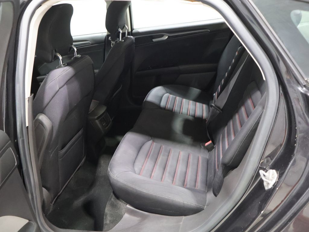 Used 2014 Ford Fusion SE FWD image 17