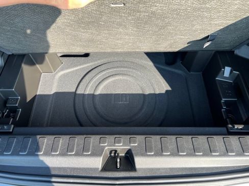 Used 2021 Chevrolet Equinox Premier FWD image 29