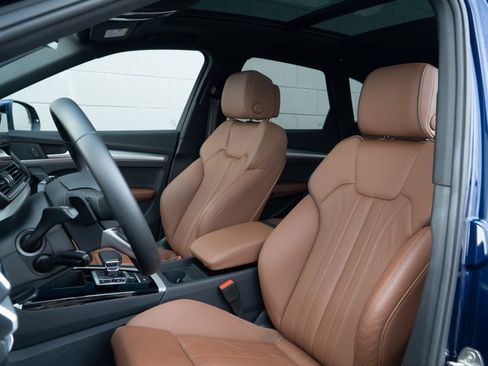 Certified 2025 Audi Q5 2.0T Premium w/ Convenience Plus Package image 5