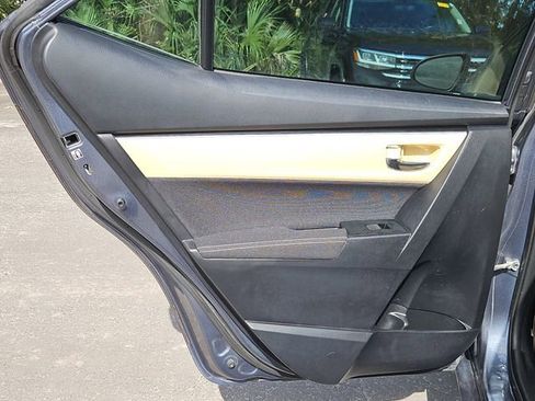 Used 2017 Toyota Corolla LE image 13