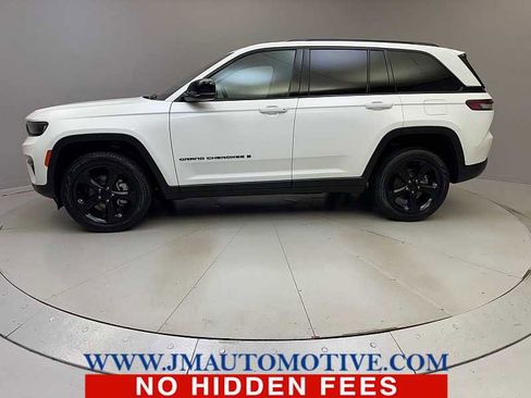 Used 2023 Jeep Grand Cherokee Limited w/ Black Appearance Package image 2