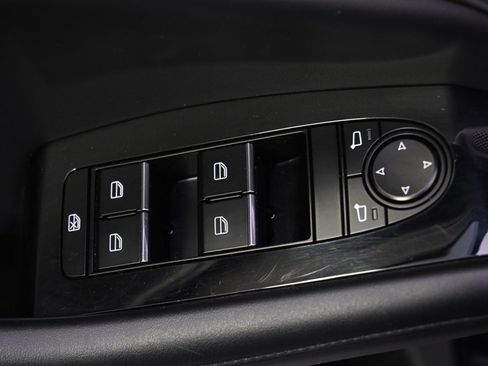 Used 2020 MAZDA MAZDA3 Hatchback w/ Premium Package image 23