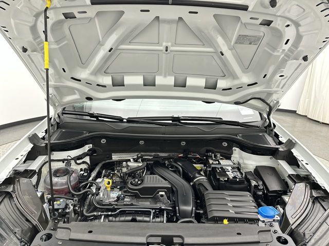 Used 2025 Volkswagen Taos SEL AWD/4WD image 26