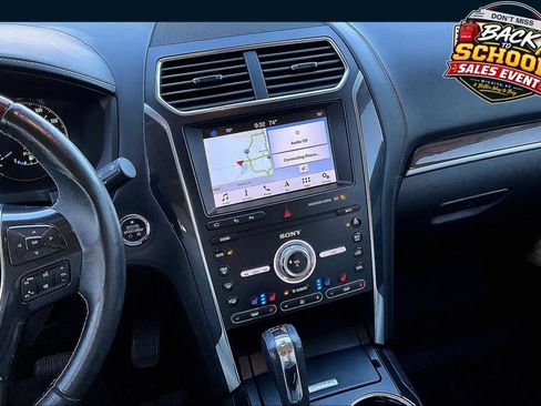 Used 2019 Ford Explorer Platinum AWD/4WD image 6
