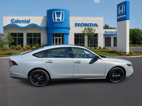 Used 2025 Honda Accord SE image 8