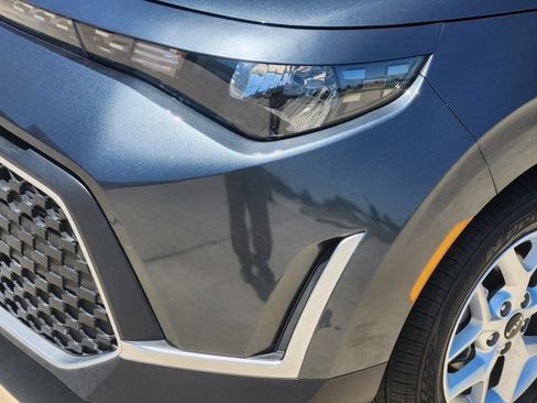 Certified 2025 Kia Soul LX w/ LX Technology Package FWD image 9