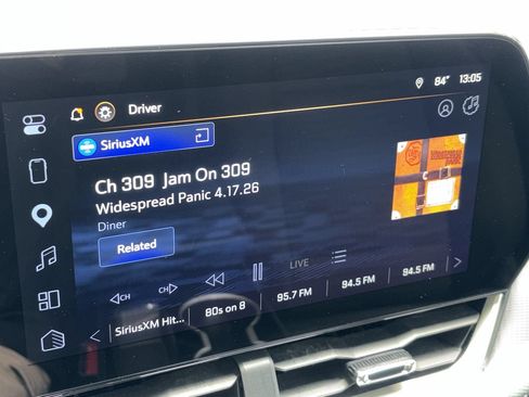 Used 2025 Chevrolet Equinox LT FWD image 3
