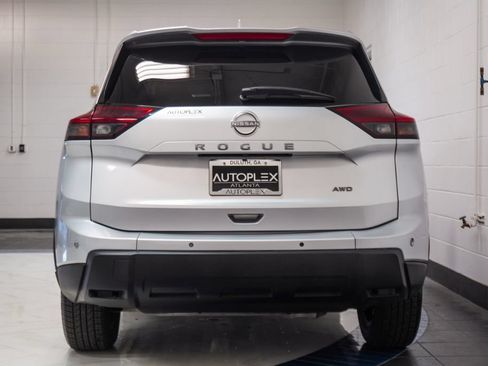 Used 2025 Nissan Rogue SV AWD/4WD image 33