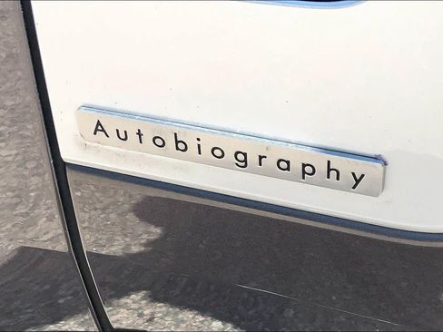 Used 2024 Land Rover Range Rover Long Wheelbase Autobiography AWD/4WD image 10