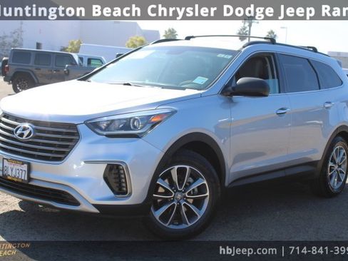 Used 2018 Hyundai Santa Fe SE image 8