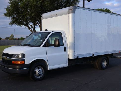 Used 2021 Chevrolet Express 3500 w/ Power Convenience Package RWD image 5