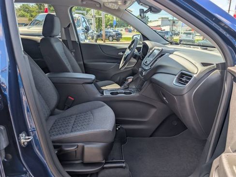 Used 2023 Chevrolet Equinox LT AWD/4WD image 12