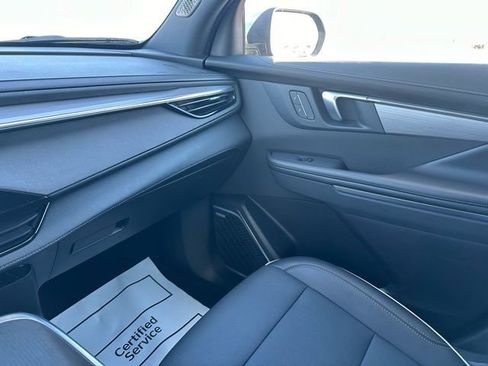 Used 2025 Buick Enclave Preferred image 29