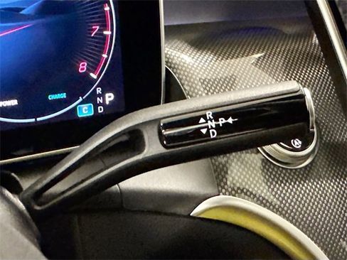 Used 2025 Mercedes-Benz GLC 300 4MATIC image 16