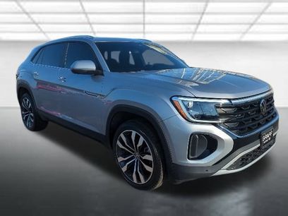 Used 2024 Volkswagen Atlas Cross Sport SE w/ Panoramic Sunroof Package