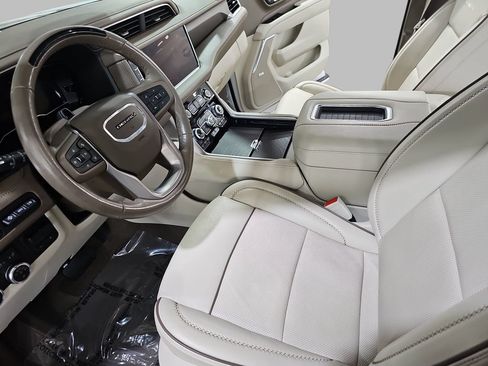 Used 2023 GMC Yukon XL Denali w/ Denali Reserve Package AWD/4WD image 23
