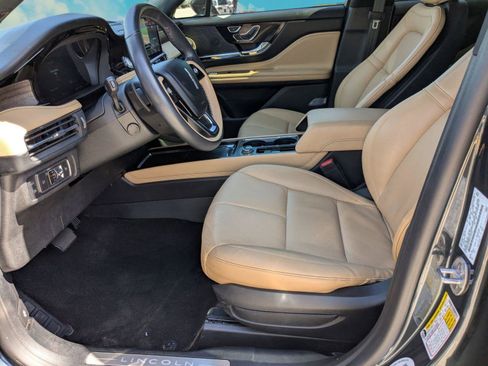 Used 2022 Lincoln Corsair Grand Touring image 5