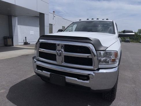 Used 2018 RAM 2500 Tradesman w/ Chrome Appearance Group AWD/4WD image 3