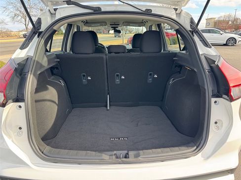 Used 2024 Nissan Kicks SV image 10