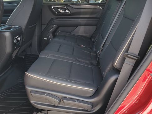 Certified 2023 GMC Yukon SLT AWD/4WD image 8
