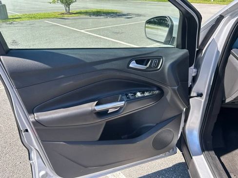 Used 2019 Ford Escape SE AWD/4WD image 16