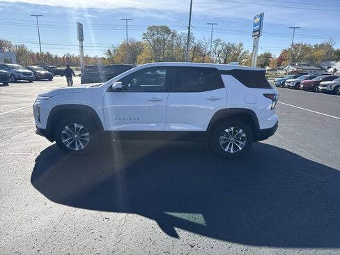 Used 2025 Chevrolet Equinox LT w/ Safety and Technology Package image 4