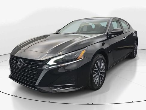 Used 2025 Nissan Altima 2.5 SV image 5