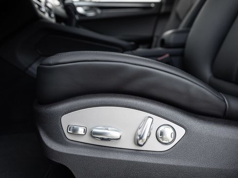 Certified 2026 Porsche Macan S AWD/4WD image 22