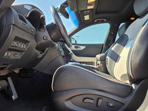 Used 2017 INFINITI QX70 2WD w/ Limited Package image 11