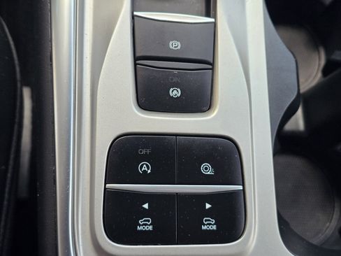 Used 2024 Ford Explorer XLT w/ Equipment Group 202A image 21