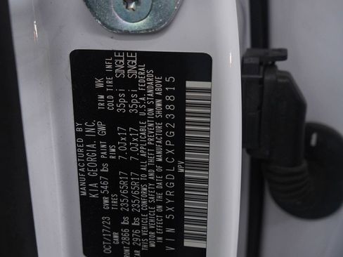 Used 2023 Kia Sorento LX image 25