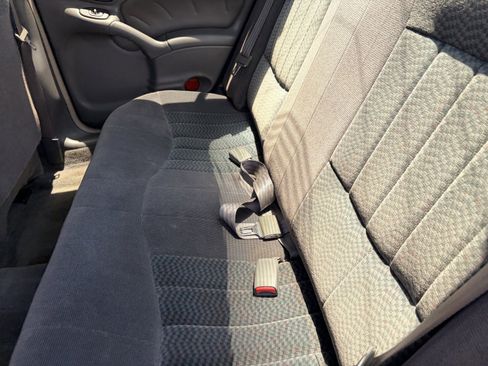 Used 2001 Pontiac Grand Am SE FWD image 15