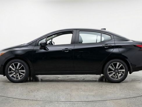 Used 2025 Nissan Versa SV image 5