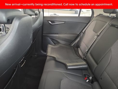 Certified 2023 Kia Niro Wind w/ Wind Preserve Package FWD image 9