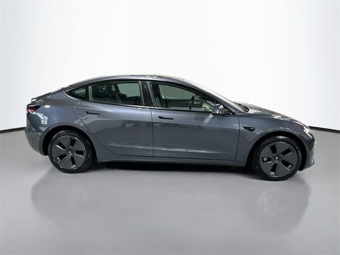 Used 2023 Tesla Model 3 Standard Range image 5