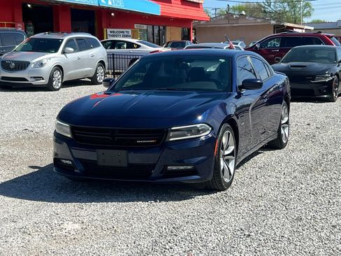 Used 2015 Dodge Charger R/T w/ Plus Group RWD image 3