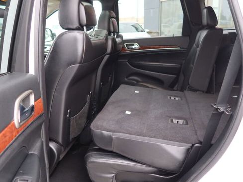 Used 2013 Jeep Grand Cherokee Limited w/ Luxury Group II image 15