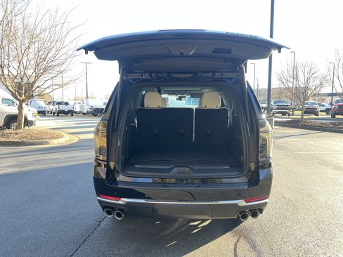 New 2026 Chevrolet Suburban Premier w/ Sun And Tow Package image 12