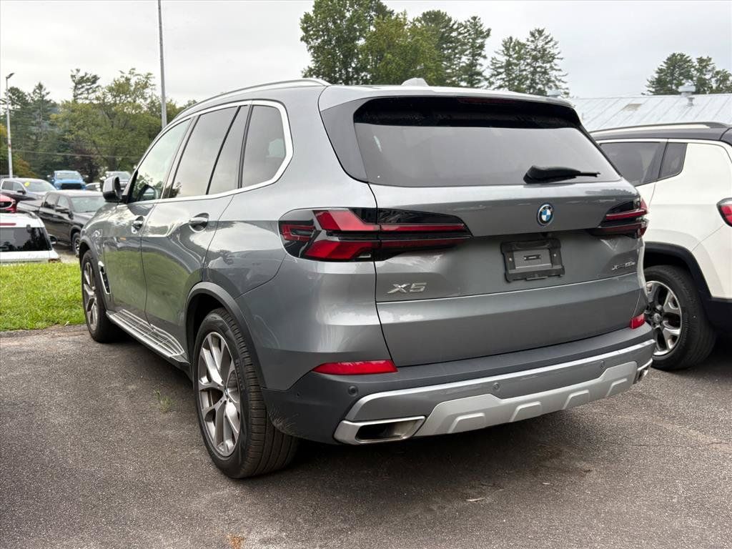 Used 2025 BMW X5 xDrive50e AWD/4WD image 8
