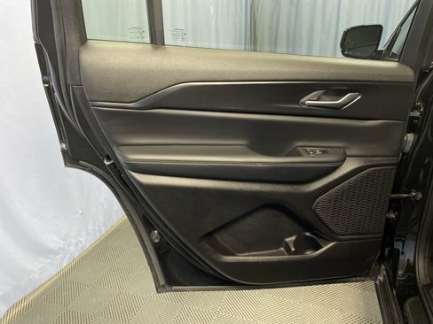 Used 2023 Jeep Grand Cherokee L Laredo image 20