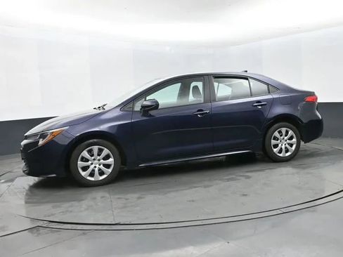 Used 2025 Toyota Corolla LE image 5