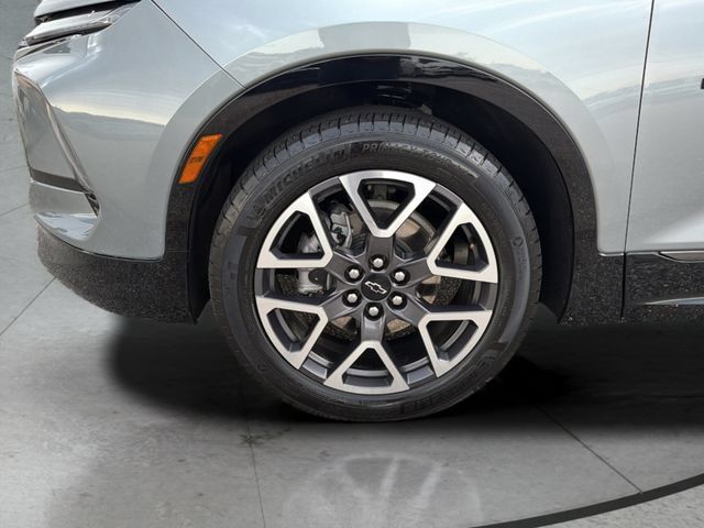 Used 2025 Chevrolet Blazer RS FWD image 26