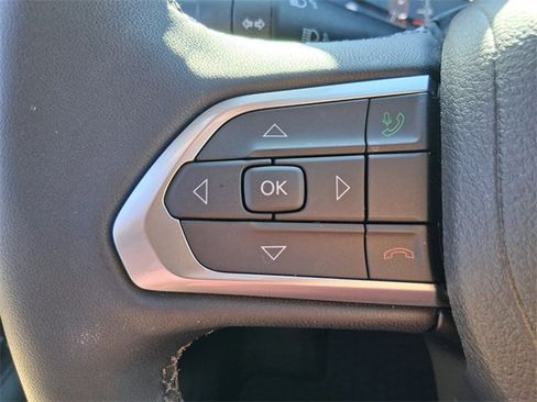 New 2025 Jeep Compass Latitude w/ Sun & Sound Group image 28