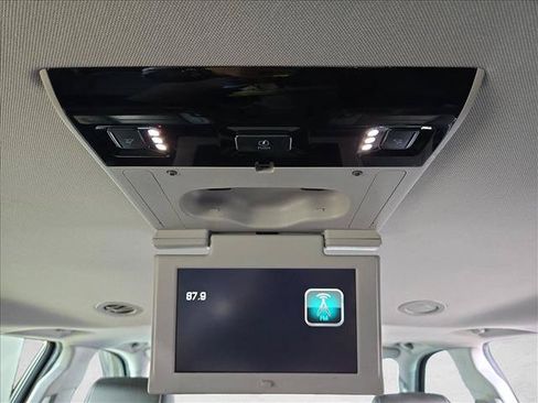Used 2020 Chevrolet Suburban LT RWD image 23