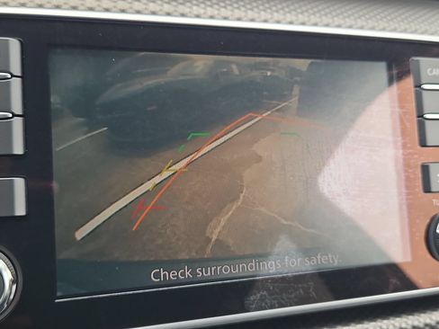 Used 2018 Nissan Kicks SV FWD image 23
