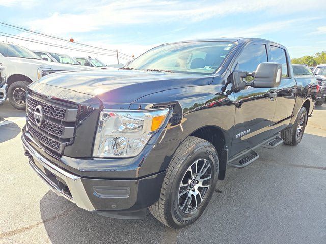 Used 2024 Nissan Titan SV w/ SV Convenience Package AWD/4WD image 2