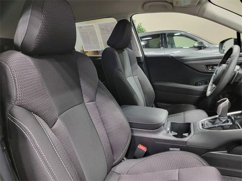 Used 2025 Subaru Outback Premium image 16
