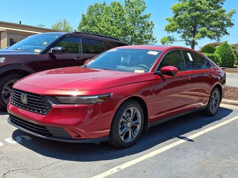 Used 2023 Honda Accord EX image 1