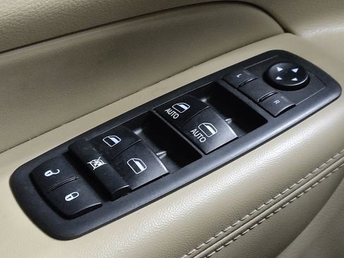 Used 2018 Jeep Grand Cherokee Limited AWD/4WD image 27