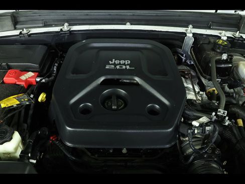 Used 2022 Jeep Wrangler Unlimited Sahara w/ Cold Weather Group AWD/4WD image 20